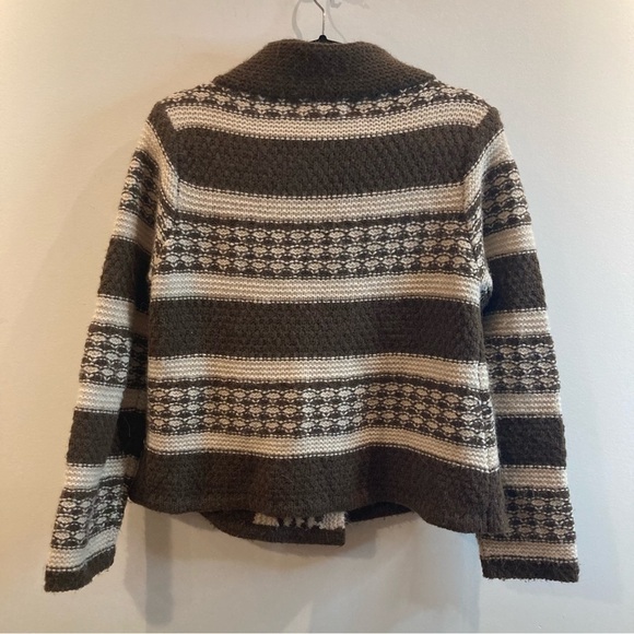 LUCY & LAUREL Sz M for Anthropologie Lambswool Blend Crossover Closure Cardigan - Picture 6 of 8